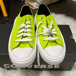 Converse low court